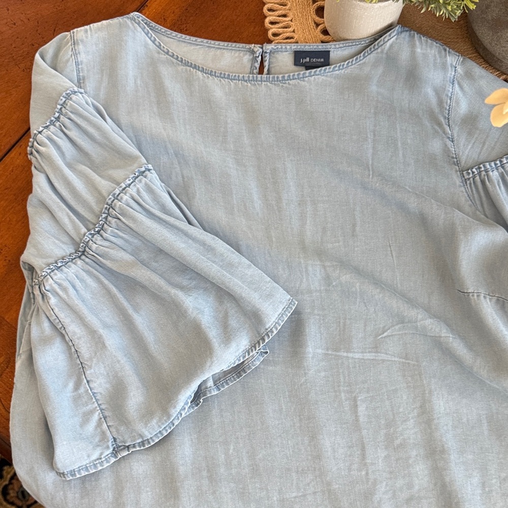 J. Jill Light Chambray Blue Bell-Sleeve Blouse SZ L Petite measurements in pics